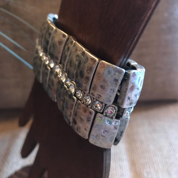 Premier Designs Casual Chic hammered silver stretch bracelet - Picture 3 of 4